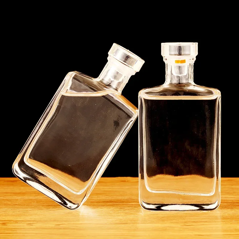 Wine Beer Spirits - Square Shaped Lead-Free Glass Whiskey Decanter,